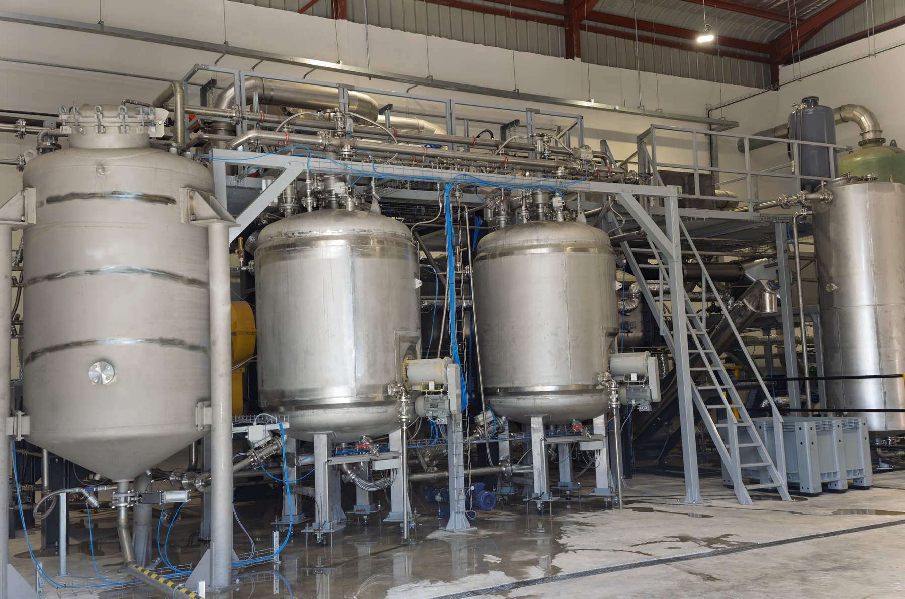 Specialty chemical processing vessels